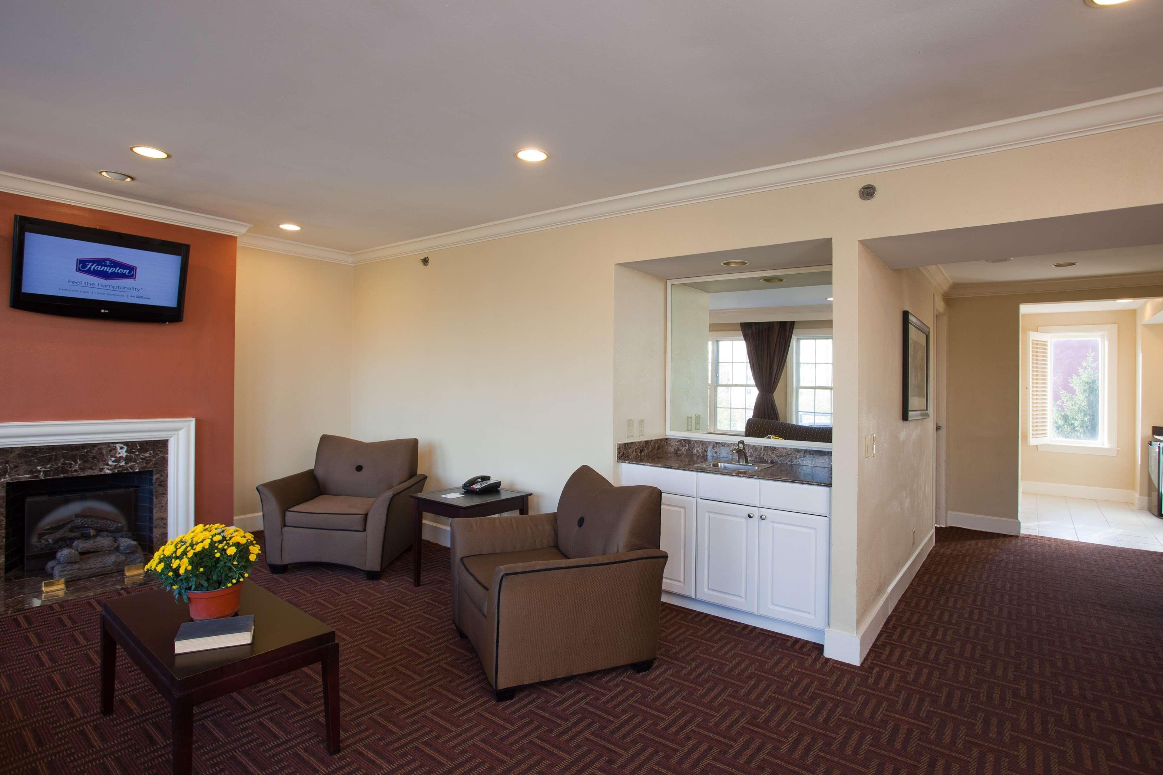 Hampton Inn&Suites Stamford Exterior foto
