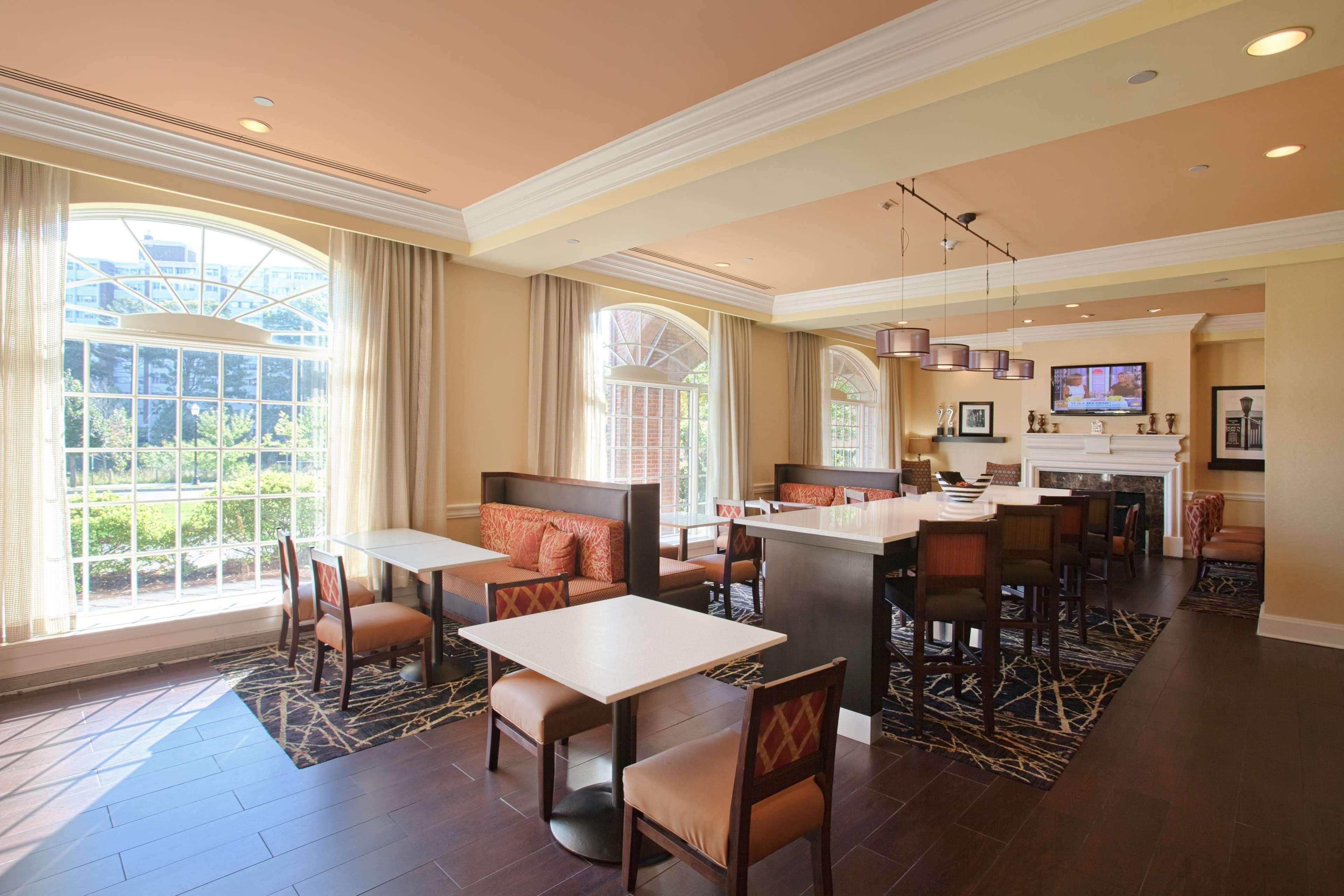 Hampton Inn&Suites Stamford Exterior foto